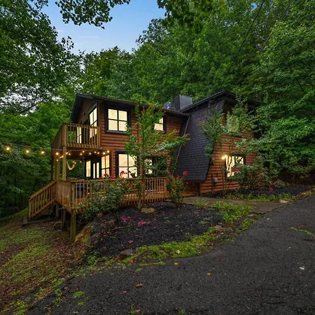 Sugar Bear Cabin With Hot Tub And Fire Pit Pigeon Forge Exterior photo