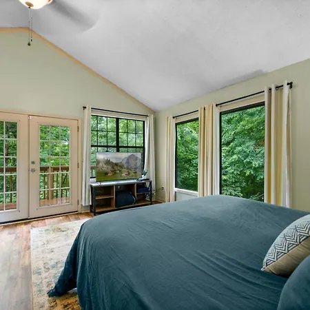 Sugar Bear Cabin With Hot Tub And Fire Pit Pigeon Forge Exterior photo