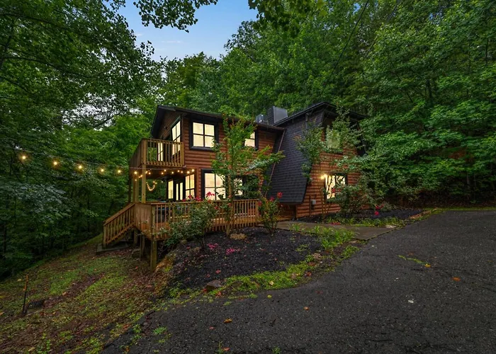 Sugar Bear Cabin With Hot Tub And Fire Pit