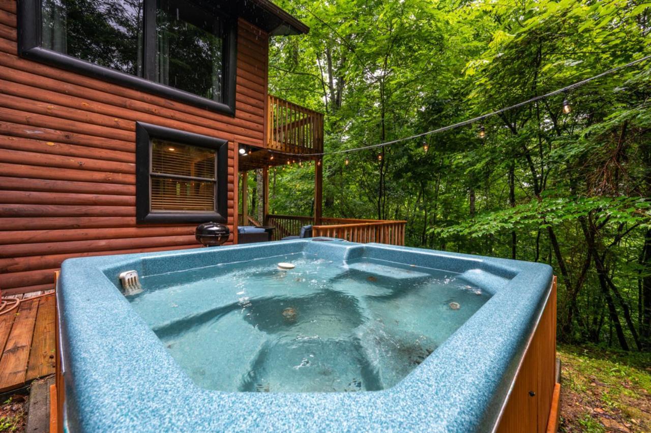Sugar Bear With Hot Tub And Fire Pit Сasa de vacaciones *